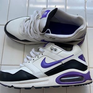 Women’s Nike Air Max navigate